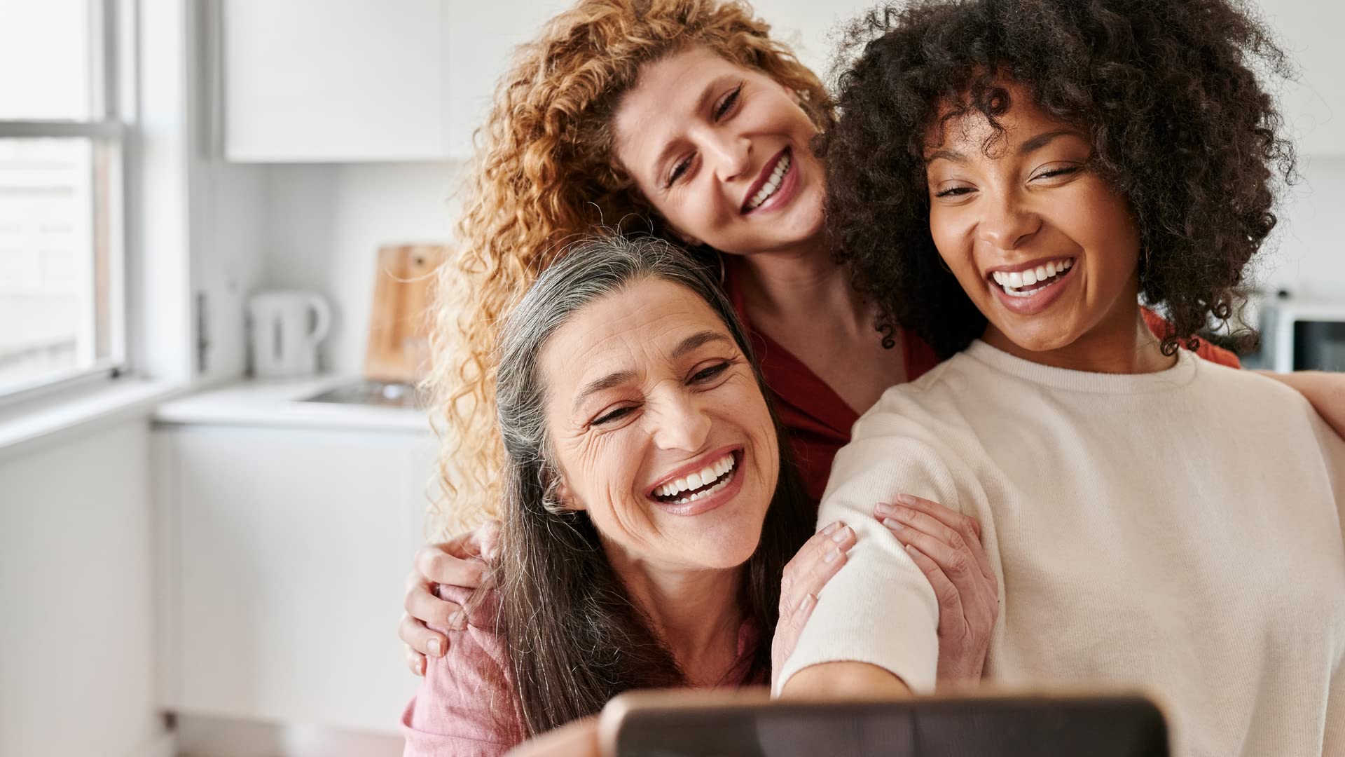 La investigación muestra un nuevo camino a seguir: Más allá de la división generacional