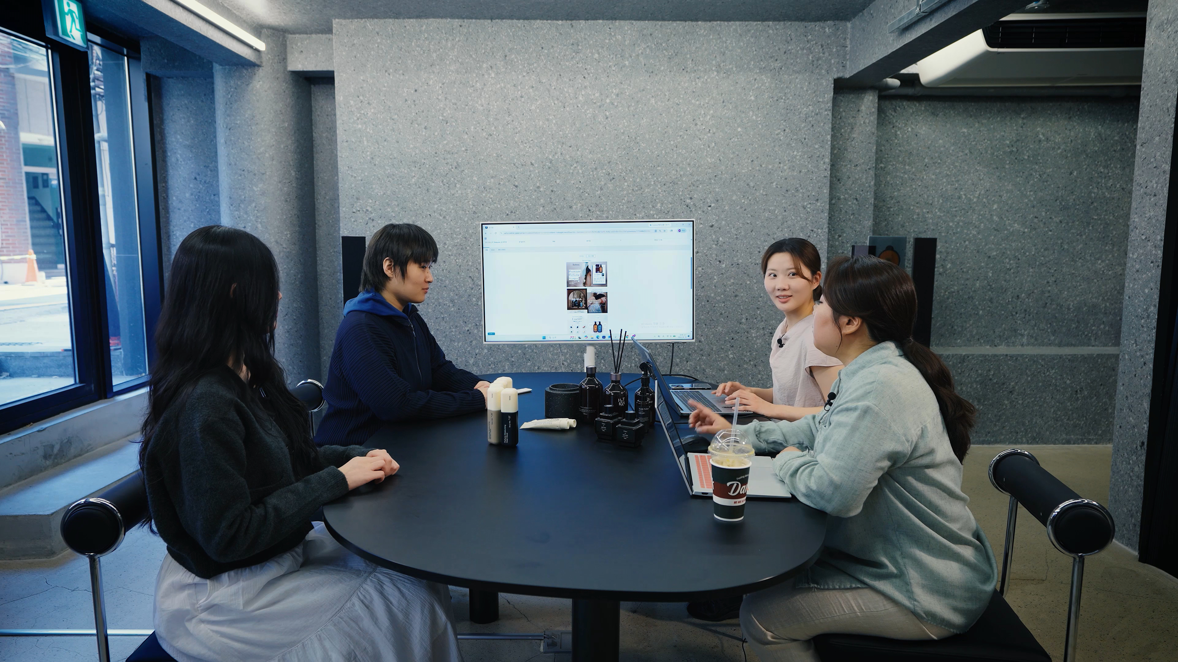 헤트라스 인터뷰 현장