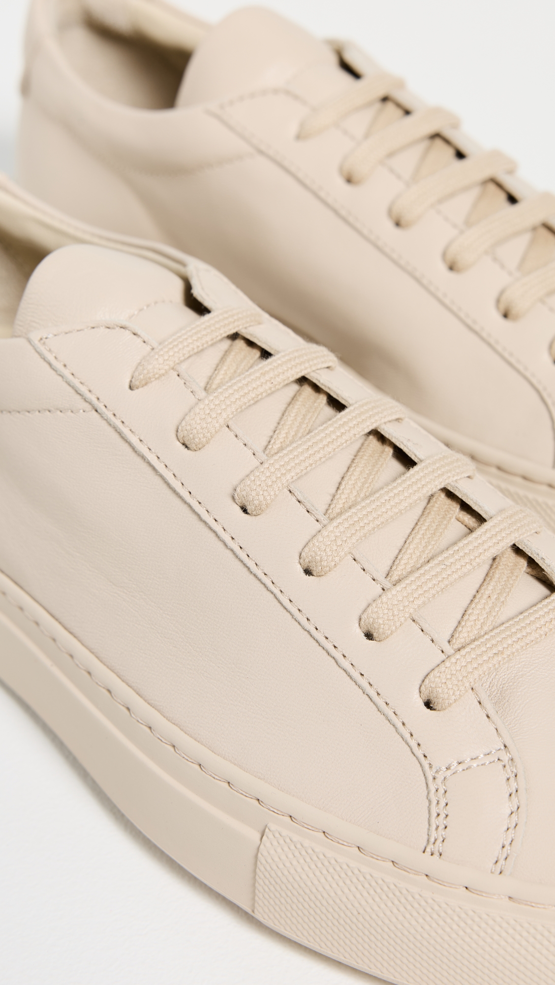 Common Projects Achilles Sneakers thumbnail