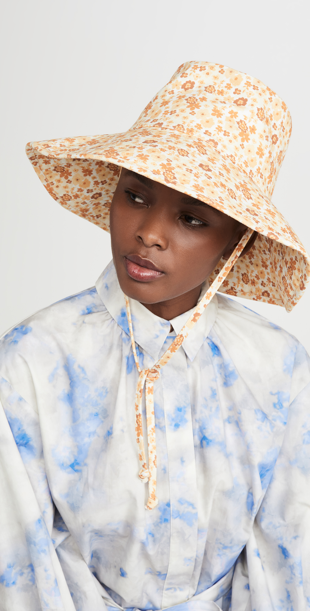 Holiday bucket hat Outlet