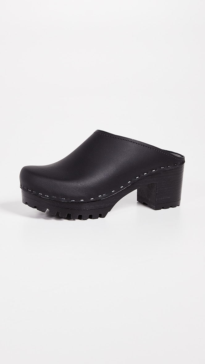 no 6 black clogs