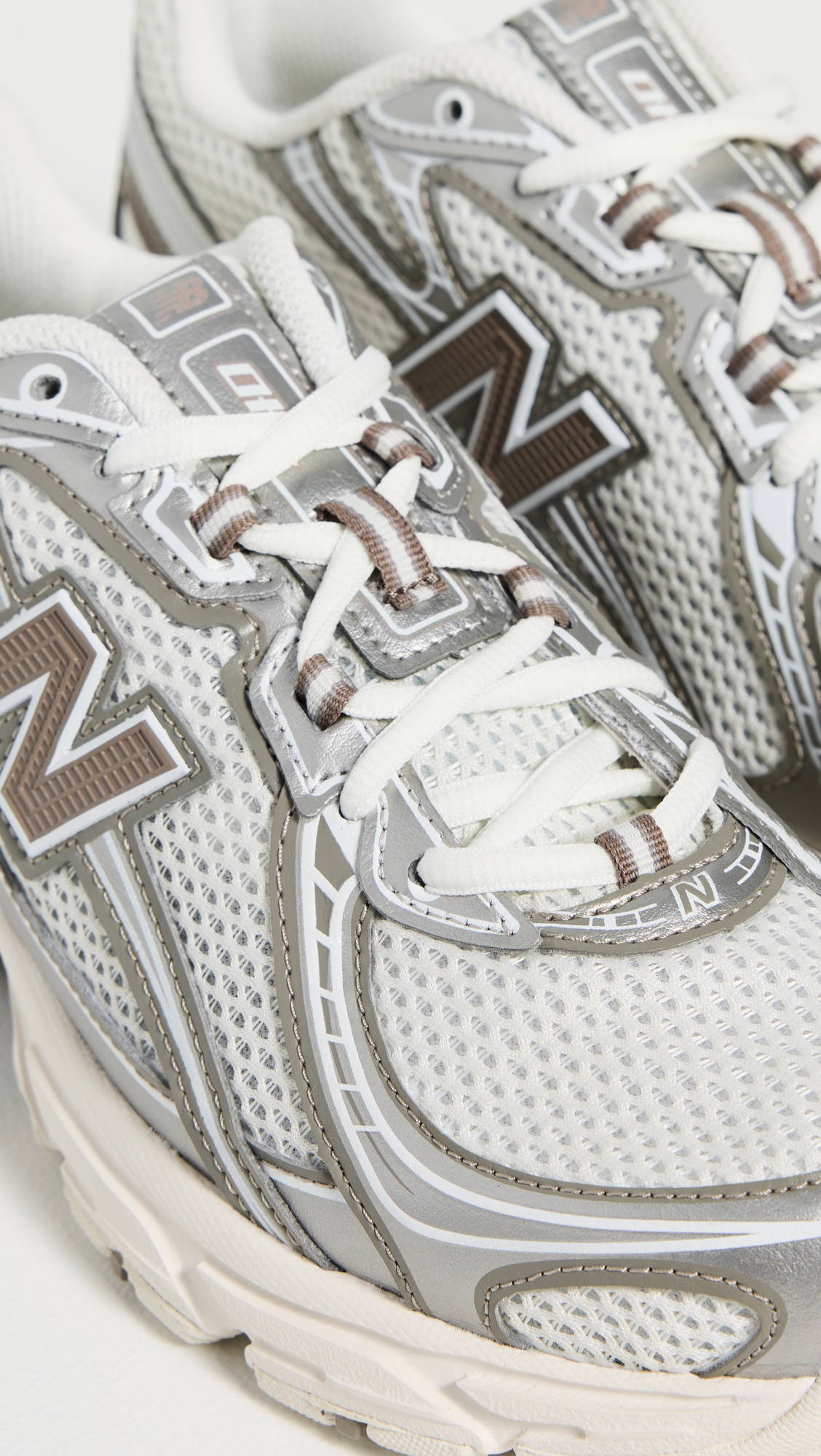 New Balance 740 Sneakers thumbnail