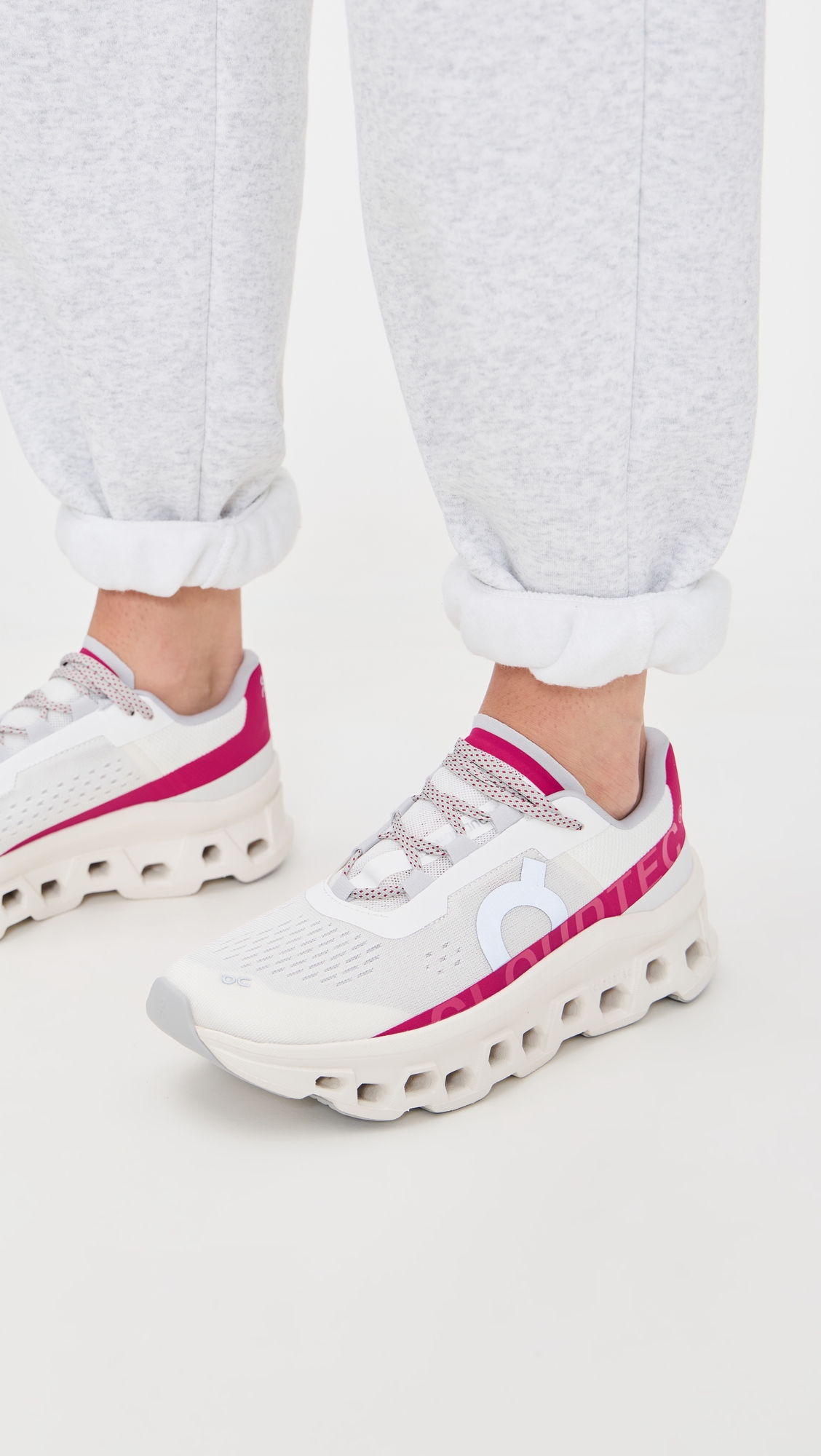 ON Cloudmonster Sneakers thumbnail