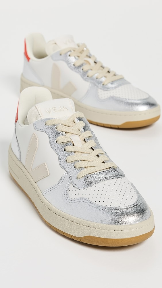 スニーカー Veja Sneaker V-10 Veja V-10 CWL Sneaker in Black and White