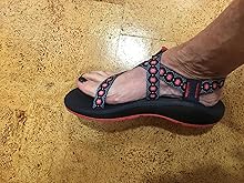 do chacos run narrow