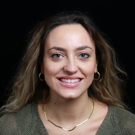 headshot image of sara