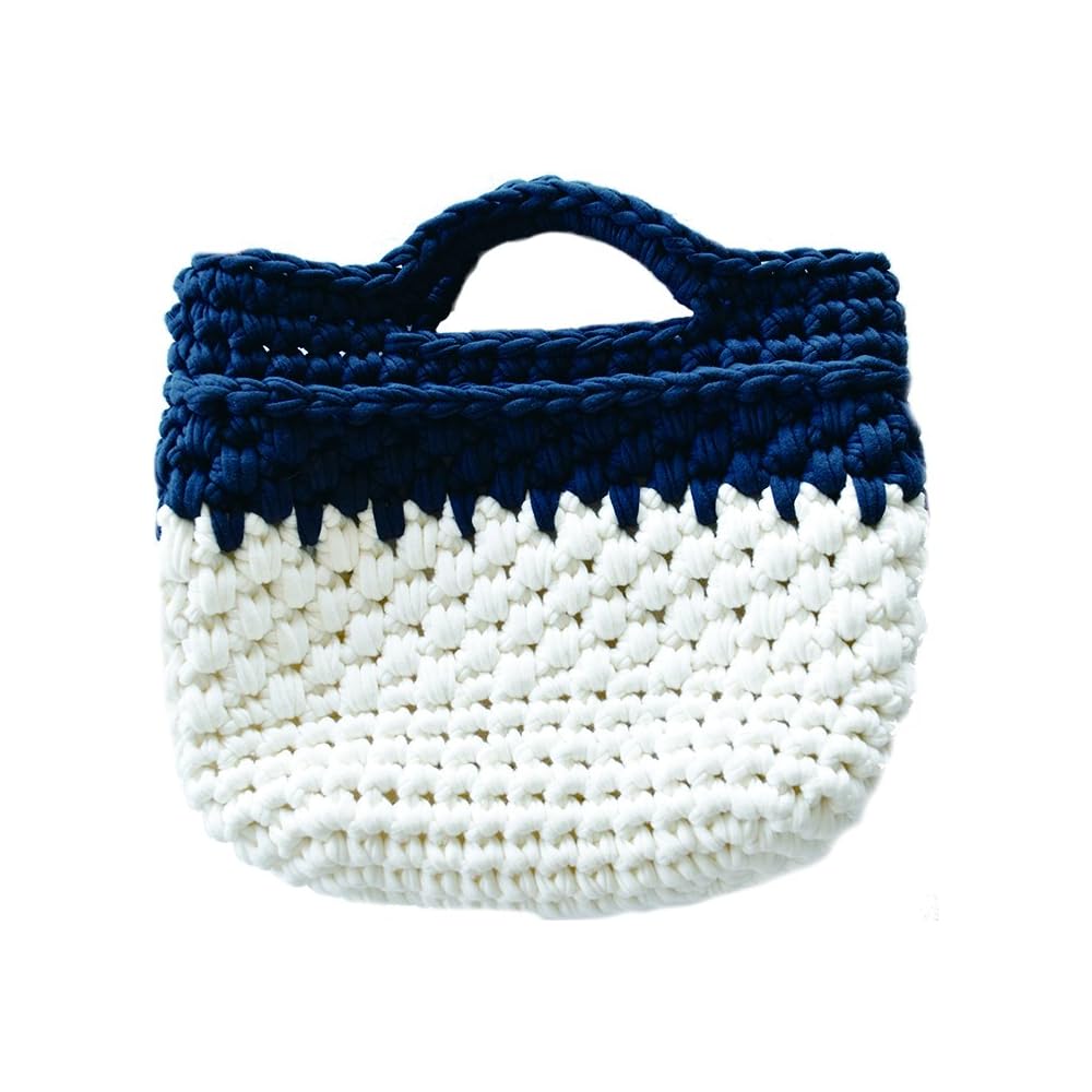 ネイビー ポンポン付き編みバッグ ネイビー ポンポン付き編みバッグ