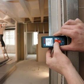 ボッシュ　レーザー距離計　GLM7000 三脚付 Amazon.co.jp: Bosch Professional(ボッシュ) レーザー距離計+
