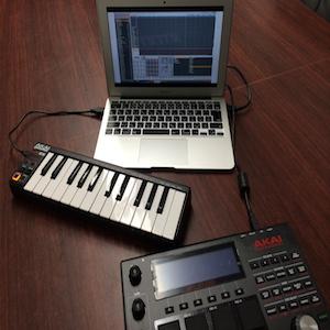 Akai Professional MPC Studio Black 音楽制作 Amazon.com: Akai Professional MPC Studio Black | Ultra