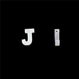 Cuentas de concha de nácar con letras naturales, 26 letras mayúsculas, conchas marinas perforadas blancas, accesorios de joyería para pulseras y collares DIY-J