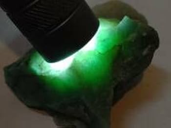 Amazon.co.jp: 鮮緑 62g (白) 翡翠 原石 ヒスイ 鉱物 鑑賞石