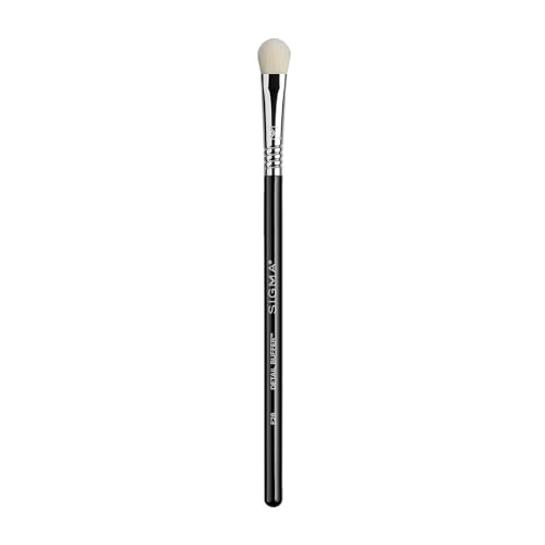 Sigma Beauty Professional E28 Detail Buffer Brush – Professional Eyeshadow Brush for Seamless Cream or Liquid Eyeshadow Blending, Packing on Metallic Shades & Highlighting the Brow Bone (1 Brush)