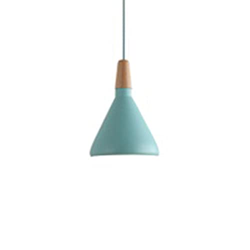 Lustre en bois chêne pour éclairer une salle à manger sombre