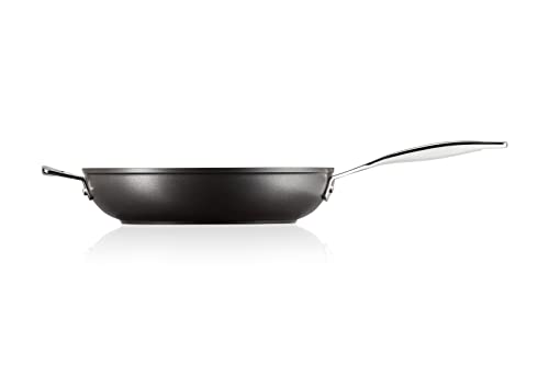 Foto von LE CREUSET Aluminium-Antihaft Pfanne mit Gegengriff, hoch, Ø 28 cm, Für alle Herdarten inkl. Induktion geeignet, Anthrazit/Silber, 51101280010202