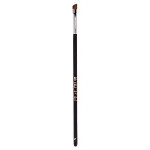 Make-Up Studio Professional Amsterdam Use the slanted arch brush to apply taught lines under the brow bone, colour eyebrows or create attractive eyeliner.