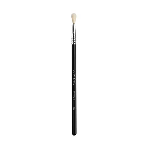 Sigma Beauty Brocha de mezcla E36 – Brocha de mezcla de precisión para párpados de esquina – Aplicación de sombra de ojos y pincel de mezcla pequeño – Aplicar pigmento y mezclar líneas duras en áreas