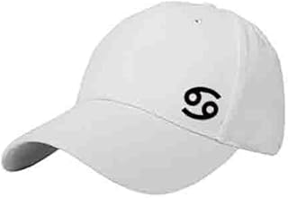 قبعة بيضاء مع شعار برج السرطان باللون الاسود