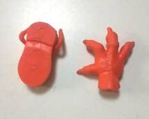 Amazon.co.jp: キン消しレアパチスニゲーター恐竜の手&スニーカー赤