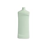 Forma y propiedades: la forma de los jarrones está inspirada en botellas de plástico que se han acumulado en Maas en Rotterdam desde los años sesenta. Gracias a las ilustraciones de porcelana de la basura de plástico, Foekje Fleur llama la atención sobre este creciente problema.