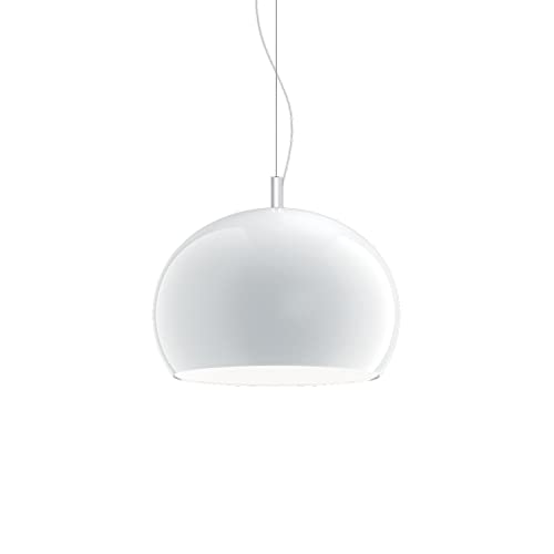 Lampada da sospensione a luce diretta. Sorgente luminosa E27 LED 3000K (non fornita). Basetta in termoplastico per fissaggio alla superficie di posa con morsettiera per collegamenti elettrici, serracavo di sicurezza per cavo di alimentazione, sistema di fissaggio e regolazione a pistoncino del cavo di sospensione in acciaio. I cavi sono forniti con lunghezza standard di 2000 mm; eventuali aggiustamenti ed eccedenze vanno regolati sulla basetta in fase di installazione. Calotta copri-basetta in materiale plastico bianco - sistema di fissaggio a baionetta. Schermo in metacrilato (versione colorata con interno bianco). Disponibile sorgente luminosa consigliata con codifica separata.