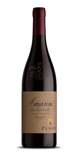 🍇 PROFILO AROMATICO COMPLESSO E AVVOLGENTE: Rosso rubino intenso con riflessi granati. Al naso esplode con note di ciliegia sotto spirito, prugna secca, cacao, vaniglia e spezie dolci. Al palato è caldo, corposo e rotondo, con tannini maturi e un finale lunghissimo. Un’esperienza sensoriale profonda e memorabile.