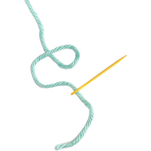 Image of Boye 42-40038 Large Plastic Yarn Needles for Crocheting and Sewing, Green and Yellow, 2pcs