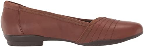 Clarks Women's Sara Erin Ballet Flat, Tan Leather, 9 | Image 5