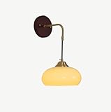 Matériaux de Haute Qualité: Construction robuste en fer durable, verre et bois de noyer massif, facile à entretenir et adaptée à un usage quotidien.