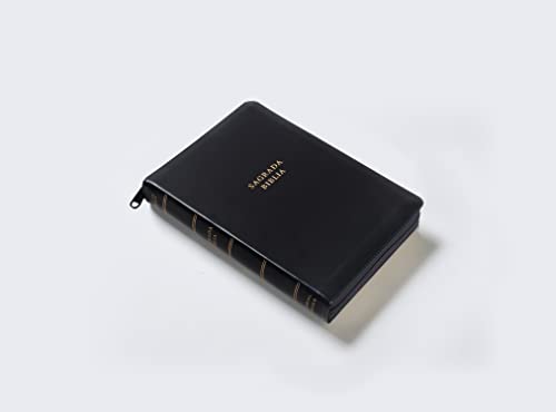 Biblia Católica, Tamaño Personal, Leathersoft, Negra, Con Cierre, Comfort Print: Biblia de America,