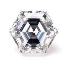 Zircon cubique blanc de 12,25 Ratti pour remplacer un diamant sur une bague de fiançailles