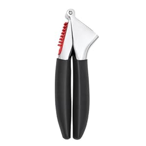 OXO Good Grips Knoblauchpresse mit integriertem Reiniger - Große Kammer - Solide Zink-Konstruktion - spülmaschinenfest - weiche rutschfeste Griffe für mehr Komfort