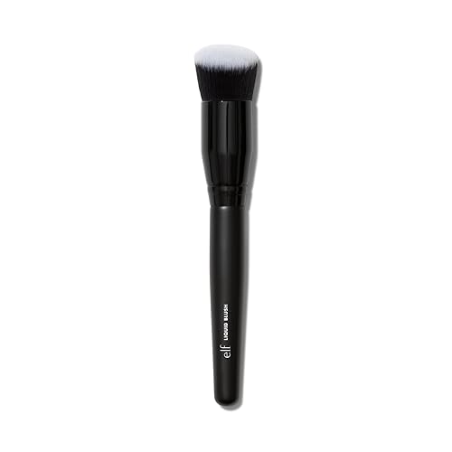 e.l.f. Camo Liquid Blush Brush Angled Blush Brush Ideal For Applying & Blending Colours On Cheeks Soft Dense Bristles Vegan & Cruelty-free