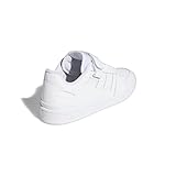 Practica tu deporte favorito gracias a las Zapatillas deportivas de adidas. Comodidad y ligereza para que sólo tengas que preocuparte de rendir al máximo