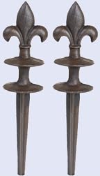 mucHome 2er Set Gartenschlauch Umlenkpflock Lilie mit Erdspieß aus Gusseisen Gartenschlauchführung