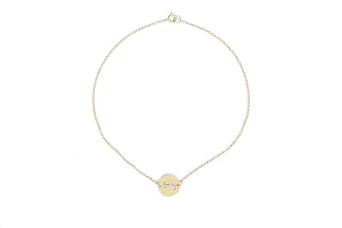 Collier prénom personnalisé et son pendentif rond gravé pour célébrer vos liens sacrés