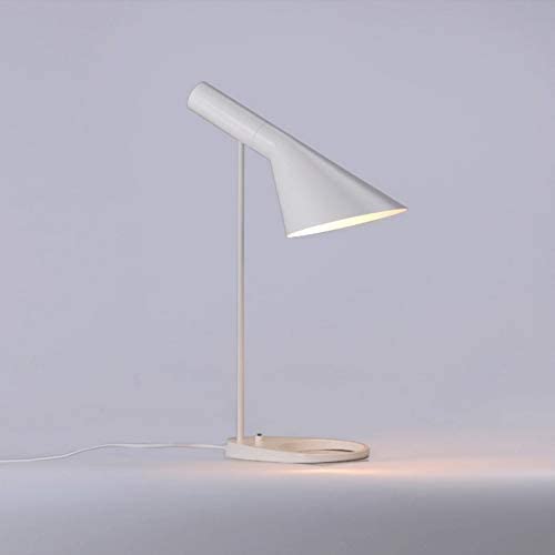 Nowoczesna lampa stołowa Art Deco Led proste żelazne lampy stołowe do sypialni obok lampy studyjnej lampka biurkowa do czytania