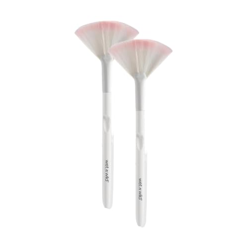 wet n wild Fan Brush, Blending Brush for Highlighter, Blush, &amp; Peel Masks, Ergonomic Handle (Pack of 2)