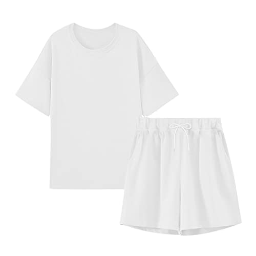 Ensemble en coton respirant avec short taille haute gainant et t-shirt blanc pour l'été