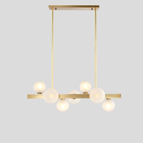 Lustre moderne à longue bande dorée à 7 lumières et verre dépoli