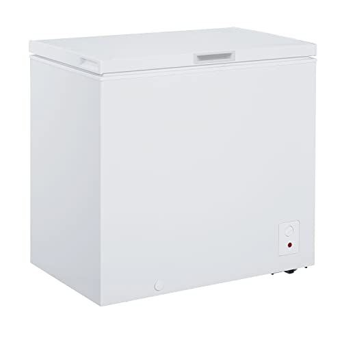 MCCF7WI Chest Freezer with Adjustable Temperature Control, Free-Standing with Single Flip-Up Lid, Manual Defrost with Drain Perfect for Homes, Garages, Basements, 7-Cu.Ft, White