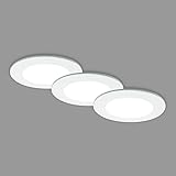 Die Schutzart IP44 schützt die LED Spots vor Spritzwasser. Sie erhalten die Deckeneinbauleuchten für das Bad in dem Maß von 92x45 mm, bei einem Einbaumaß von 68x40 mm. Mit je 4,8 Watt bei je 450 Lumen sorgt die Badbeleuchtung für viel Helligkeit.