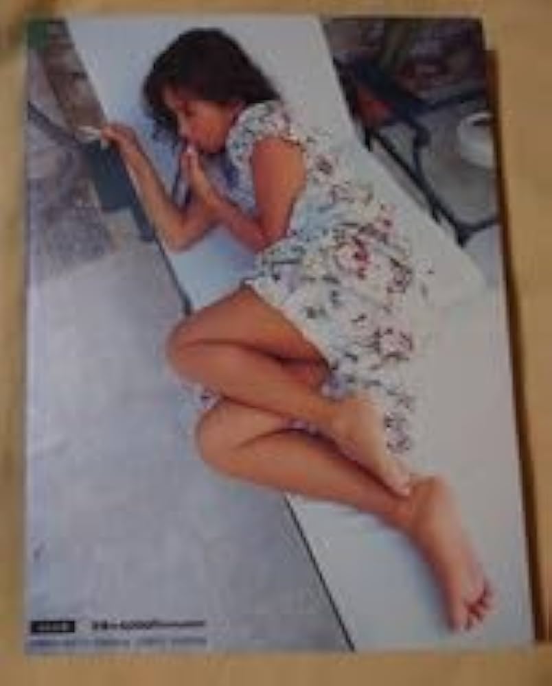 Amazon.co.jp: 松本ちえこ 写真集 シエスタ・昼の夢 ぶんか社