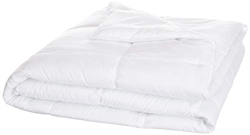 AmazonBasics Conscious Series Down-Alternative Comforter with Recycled Poly Fill - Full or Queen