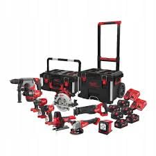 Milwaukee M18FPP9A-555T Akkuwerkzeug Set inkl. 12 tlg. Schlagnuss-Set & Säbelsägeblatt-Set