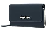 Holen Sie diesen optimalen Begleiter für Ihren Alltag! Die VALENTINO Zero Re Wallet With Shoulder Strap sorgt durch zahlreiche Fächer für eine ausgezeichnete Ordnungsmöglichkeit. Die Umhängetasche überzeugt nicht nur mit toller Funktionalität, sondern auch mit edler Ästhetik! Maße: 20 x 13 x 3 cm