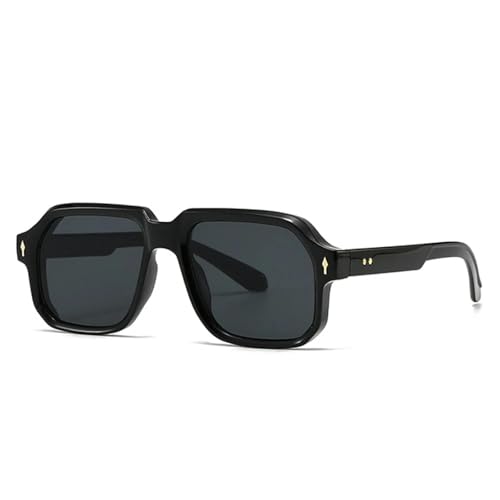 Lunettes de soleil noires et grises idéales pour un festival