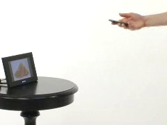 Watch Sony DPF-D70 7-inch Digital Photo Frame - Video Demo on