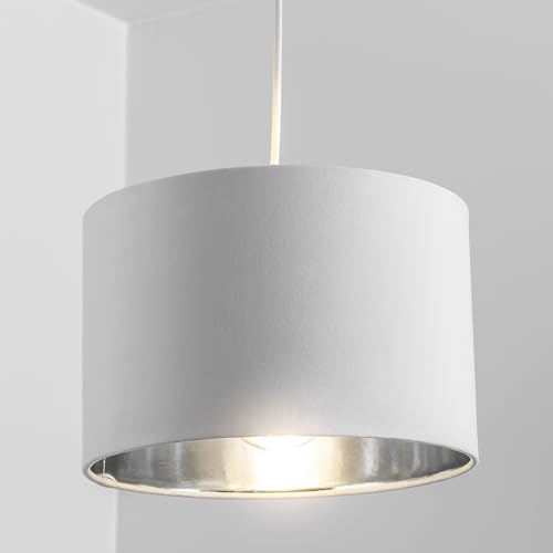 Abat-jour beige et argent CGC pour créer une ambiance salon chaleureuse