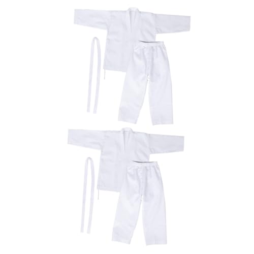 Vêtements de karaté du dojo à la compétition pour adolescents actifs