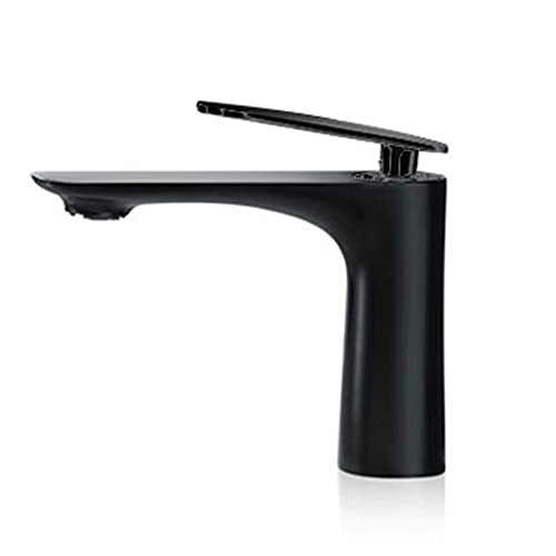 Grifo de lavabo negro para reformar el baño principal y crear un ambiente de spa moderno